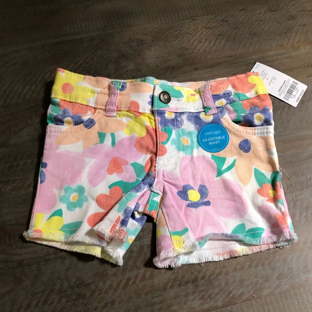 NWT Floral Frayed Twill Shorts!